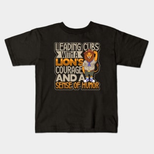 Lion leading cubs - Scoutmaster Kids T-Shirt